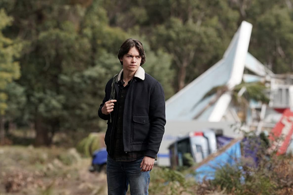 Titulky k La Brea S01E06 - The Way Home