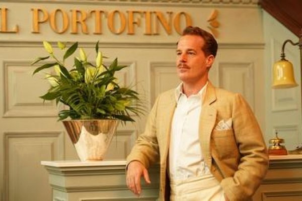 Titulky k Hotel Portofino S01E02 - Lessons